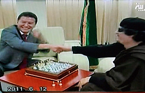 Kadafi zagrał w szachy z kałmuckim szefem FIDE