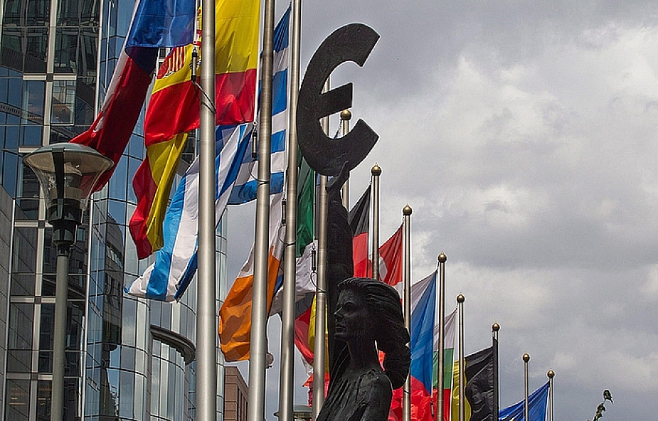 Szczyt UE obiecuje dalsze finansowanie Grecji 
