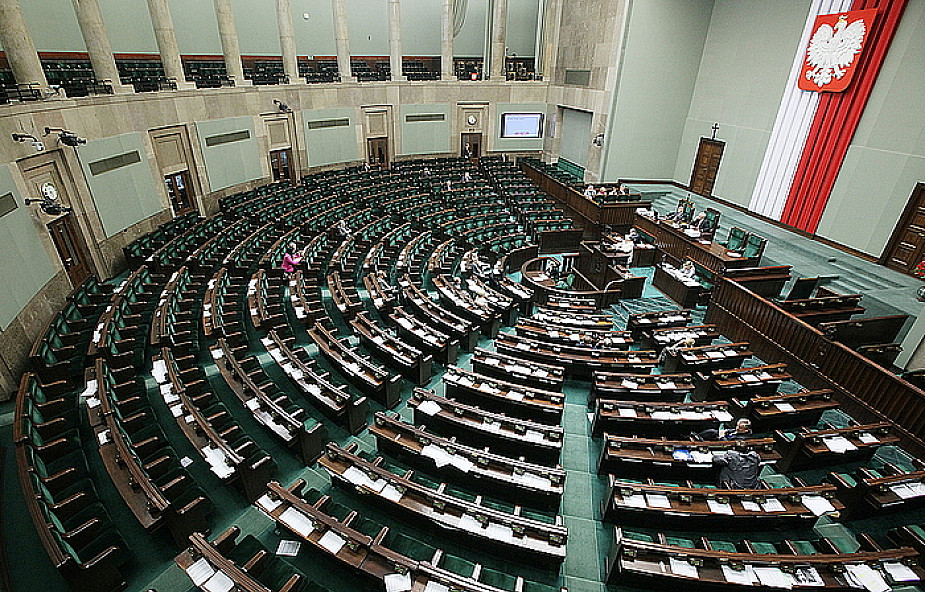 Sejm odrzucił sprawozdanie. Co dalej z KRRiT?