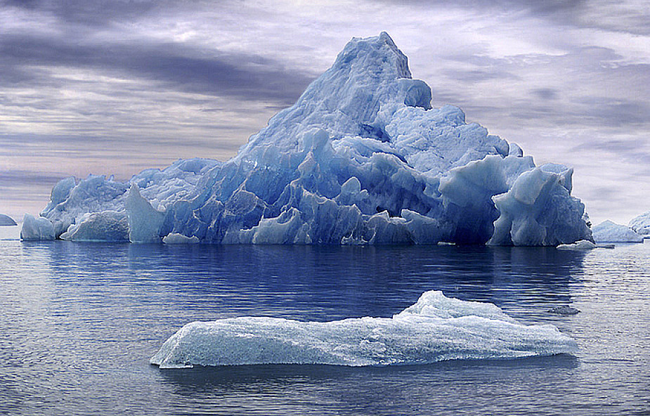 Gigantyczna góra lodowa zbliża się do Kanady