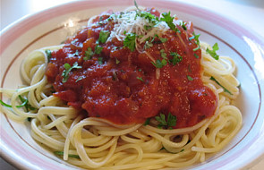 Spaghetti Napoli - włoski klasyk w naszej kuchni