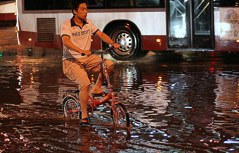 Chiny: Do 90 wzrosła liczba ofiar powodzi