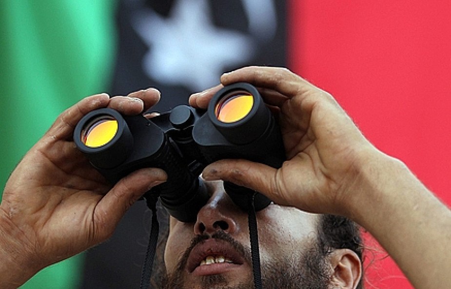 TV: Powstańcy ustalili miejsce pobytu Kadafiego