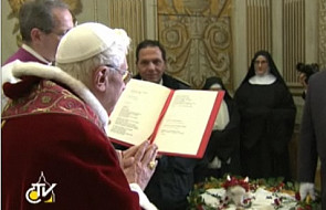 Papież tradycyjnie pobłogosławił baranki