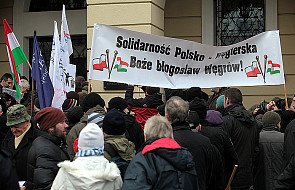 Warszawa: pikieta solidarności z Węgrami