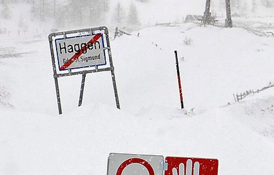 Austria: silne opady śniegu, zamknięte drogi