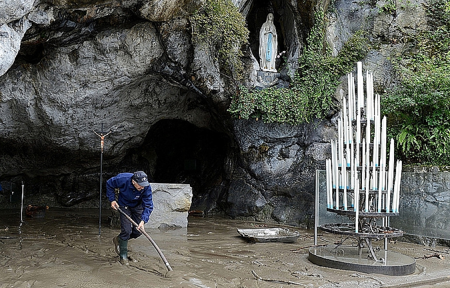 Lourdes zamknięte z powodu powodzi