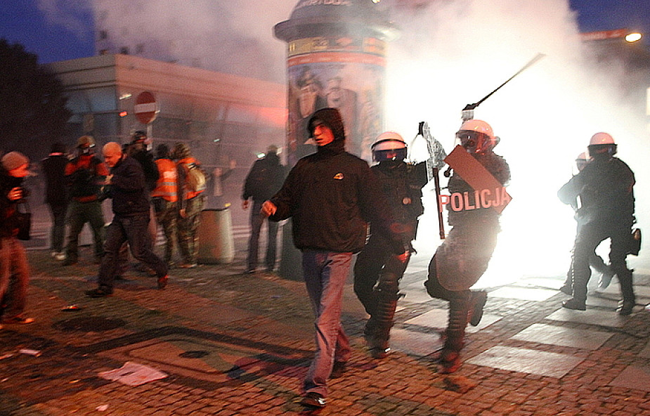 Przepychanki z policją podczas marszu