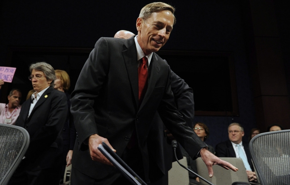 Afera Petraeusa zatacza coraz szersze kręgi