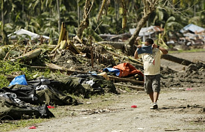Ponad 900 ofiar tajfunu na Filipinach