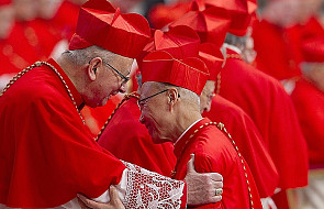 Papież zawierzył nowych kardynałów Maryi