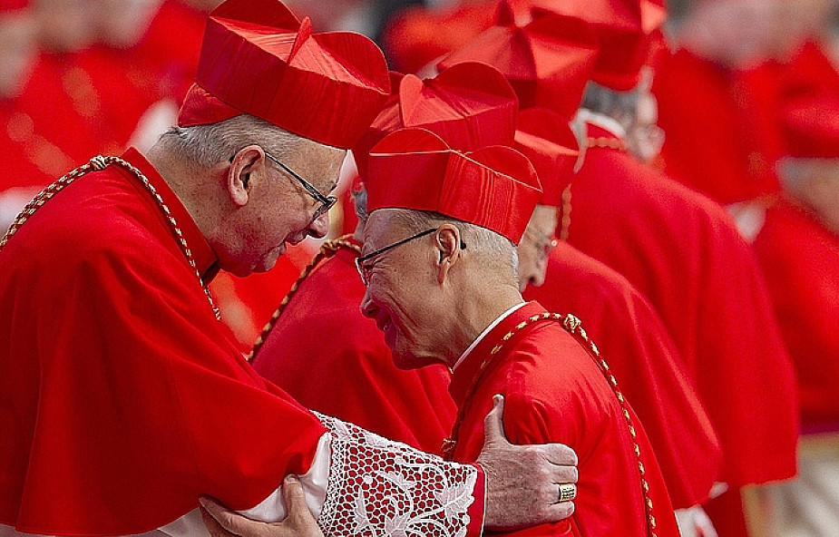 Papież zawierzył nowych kardynałów Maryi