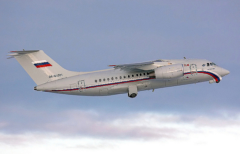 An-148 awaryjnie wylądował w Petersburgu