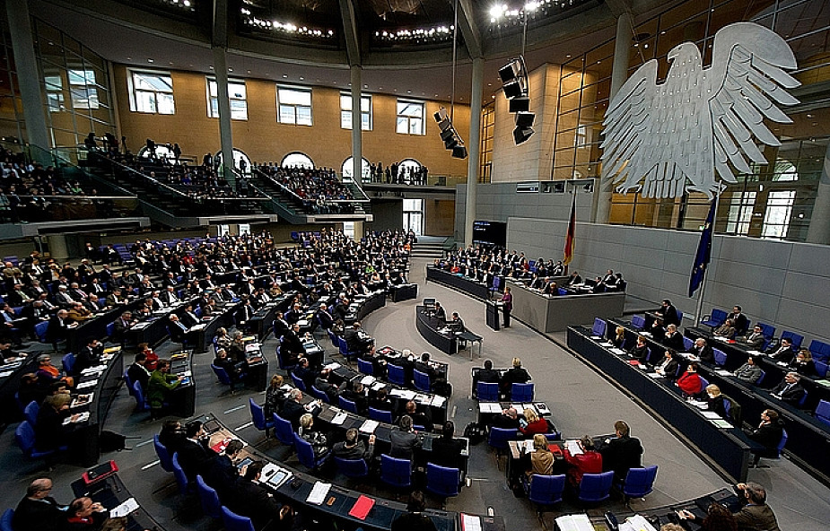 Bundestag poparł drugi pakiet pomocy dla Grecji