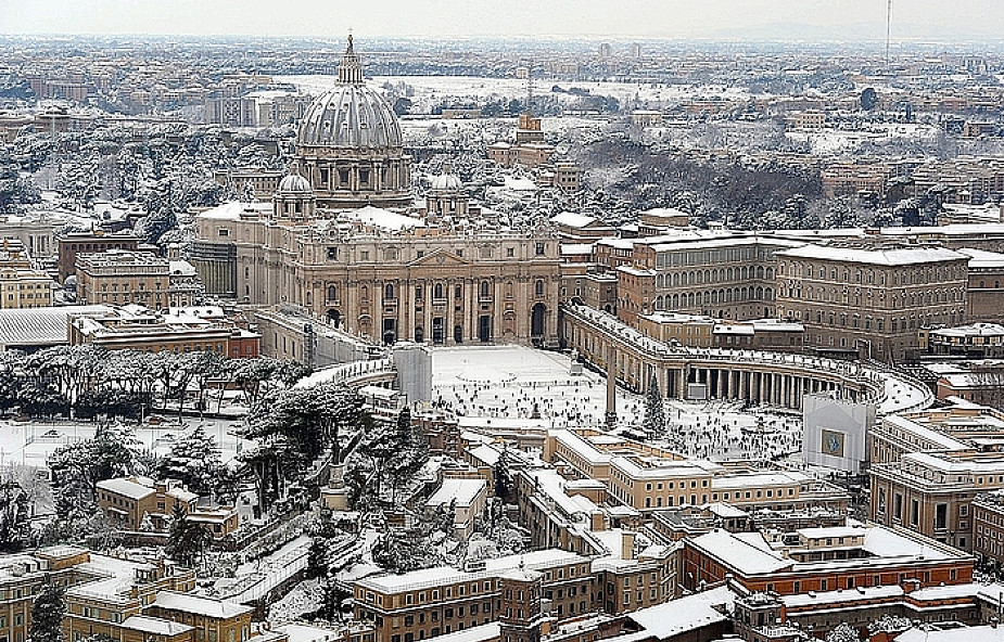 Szacowanie szkód po wielkim śniegu w Rzymie