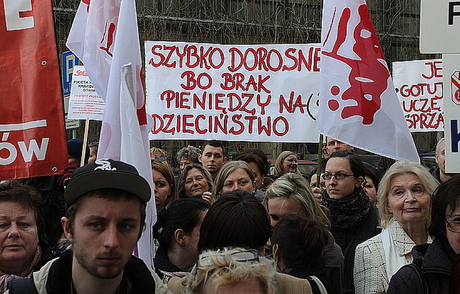 Kraków: "Finansować stołówki a nie stadiony!"