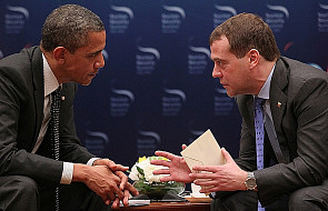 Zagadkowa rozmowa Obamy z Miedwiediewem