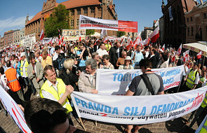 Manifestacje ws. TV Trwam w Polsce i Brukseli