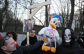 Stolica: Manifestacja przed ambasadą rosyjską