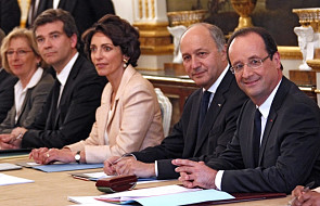 Prezydent i rząd Francji obniżają sobie pensje