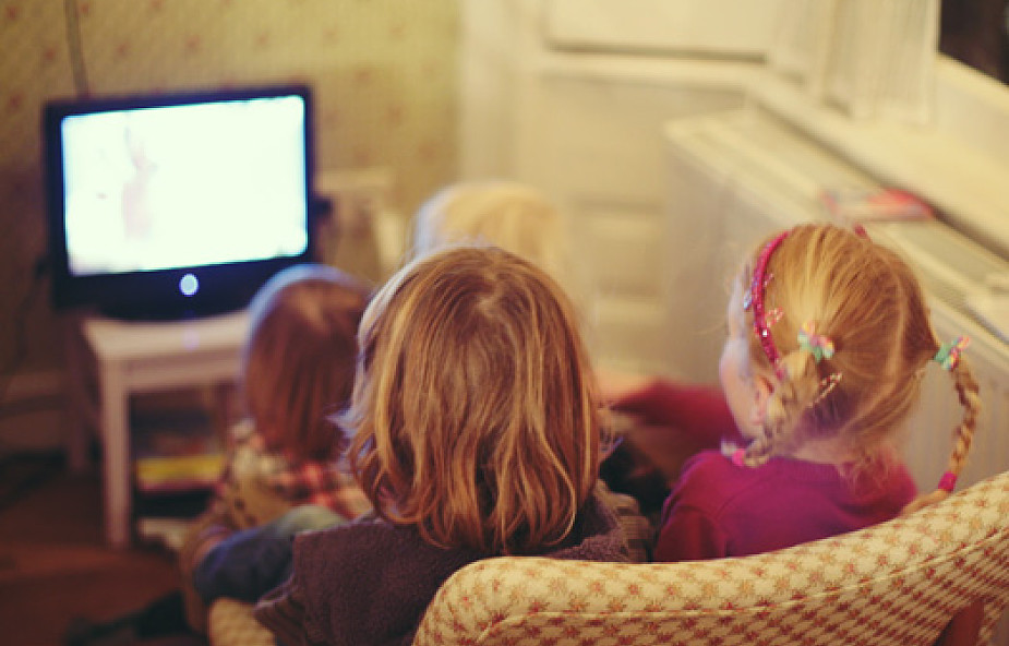 Pozwolić, by telewizja wychowywała dzieci?