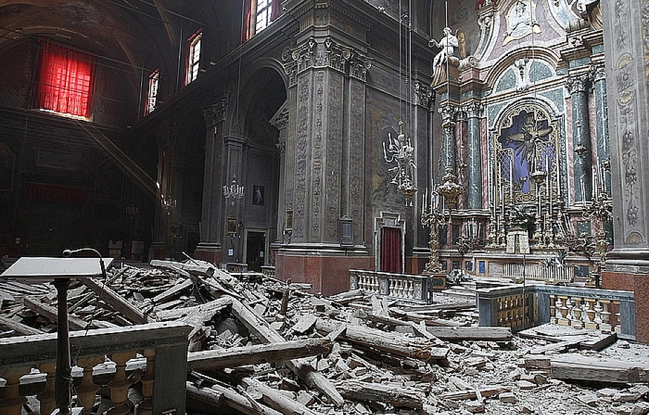 Trzęsienie ziemi uszkodziło 100 kościołów 