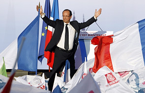 Ostatnia prosta i F. Hollande na prowadzeniu