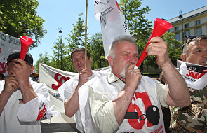 Solidarność przed kancelarią Tuska
