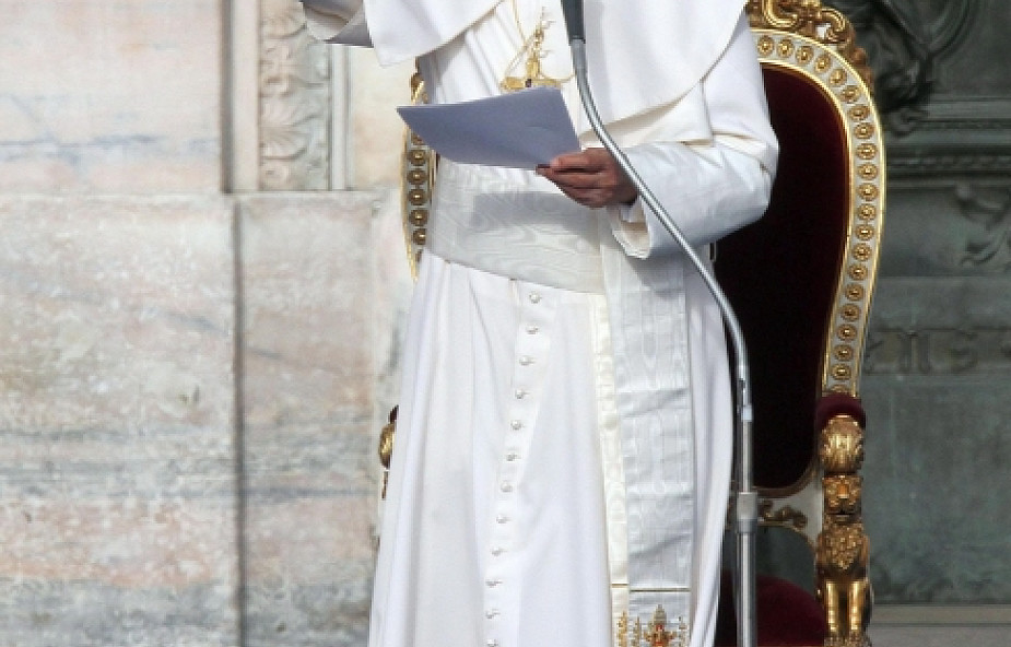 Benedykt XVI  w Mediolanie - Magazyn RV