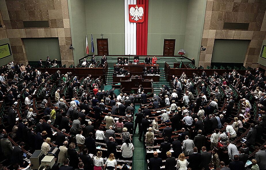 Sejm uczcił minutą ciszy ofiary rzezi wołyńskiej