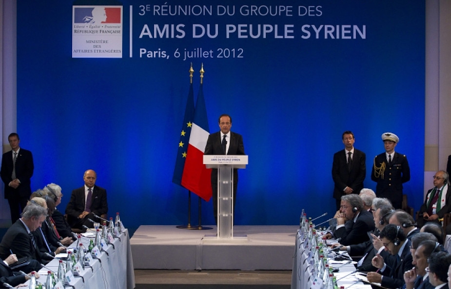 Hollande apeluje o ostrzejsze sankcje dla Syrii