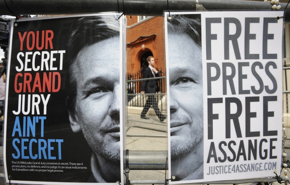 Julian Assange i groźba szturmu na ambasadę