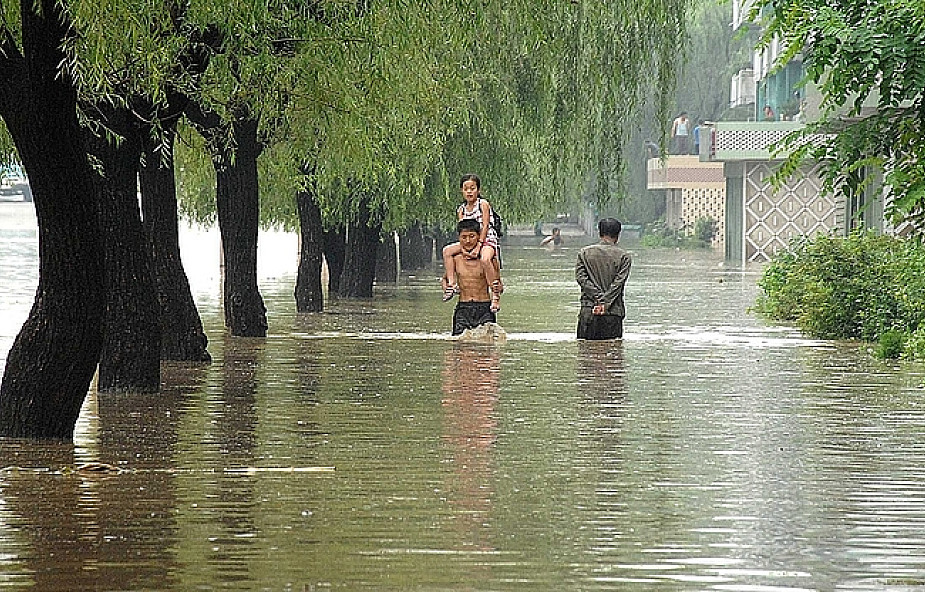 W powodziach w Korei Płn. zginęło 169 ludzi