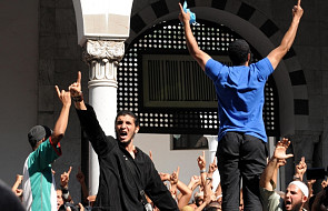 Tunezja: przywódca salafitów uciekł z meczetu