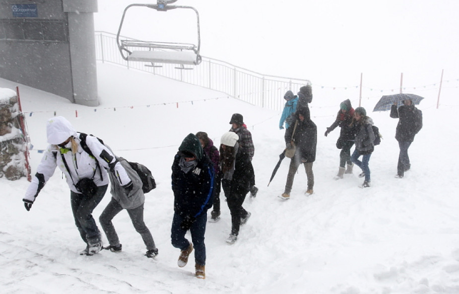 W Tatrach spadł śnieg; zagrożenie lawinowe