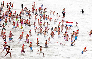 Morsy powitały Nowy Rok w zimnej wodzie