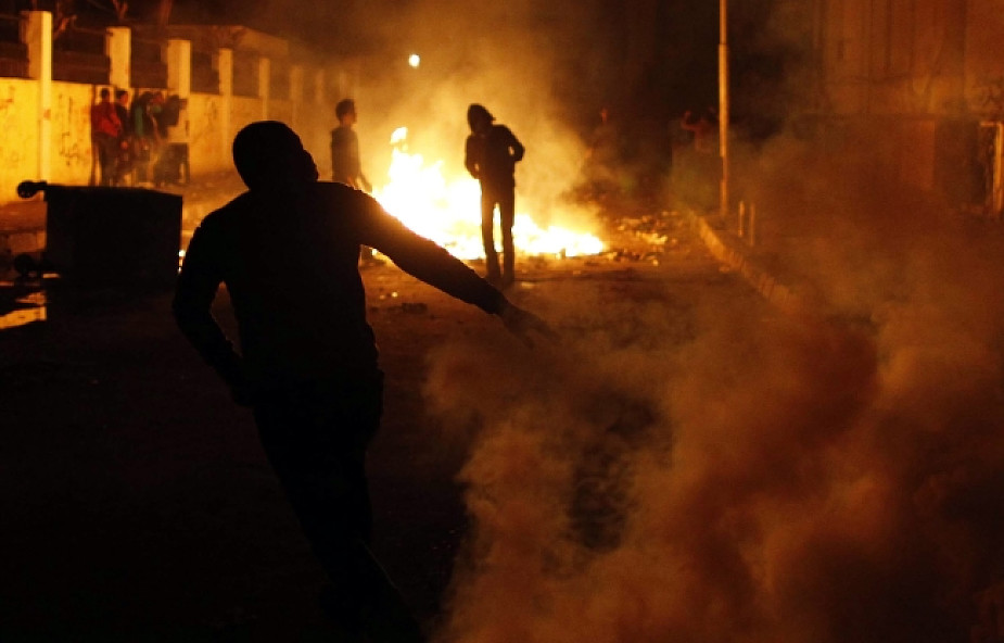 Egipt: Krwawe starcia,  wojsko na ulicach