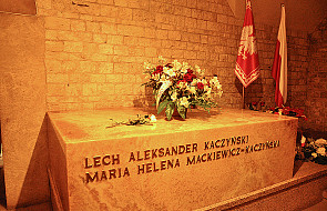 Naryszkin złożył kwiaty na grobie Kaczyńskich