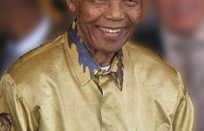 Mandela wyzdrowiał po operacji i infekcji płuc
