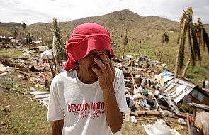 Czerwony Krzyż zaapelował o pomoc dla Filipin