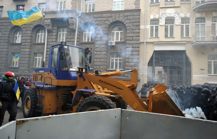Gaz, wybuchy przed siedzibą Janukowycza