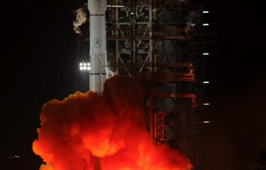 Chińska sonda wylądowała na Księżycu