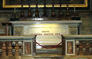 Wigilijna Msza przy grobie bł. Jana Pawła II