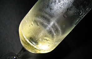 Włoskie prosecco nad francuskim szampanem