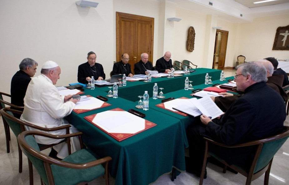 Watykan: trwają obrady Rady Kardynałów