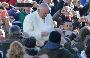 Franciszek modli się o uwolnienie mniszek