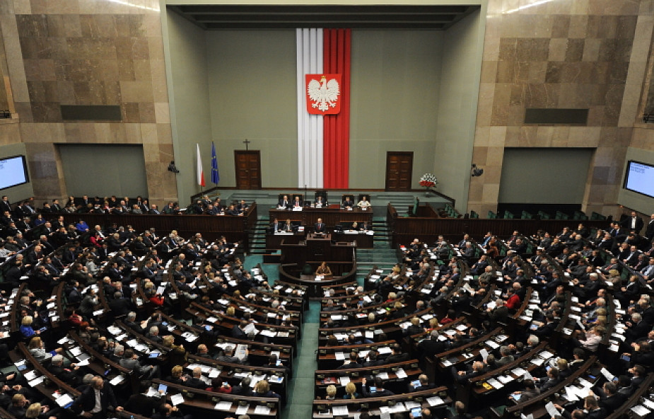 Sejm uchwalił zmiany w systemie emerytalnym