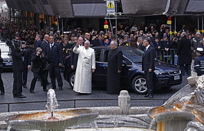 Papież modlił się przed kolumną Niepokalanej