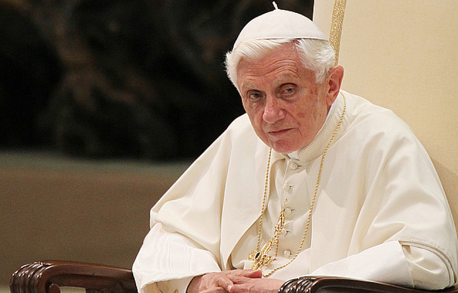 Benedykt XVI ogłosił, że ustąpi 28 lutego