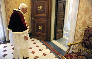 Puste dłonie Benedykta XVI